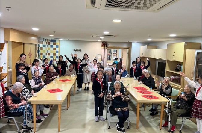 五里桥街道第四日间照护中心老人风采
